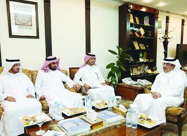 التقى مسؤولي الجمارك .. الحقيل يبحث مع  “العمل” توفير العمالة لتحفيز قطاع الإسكان