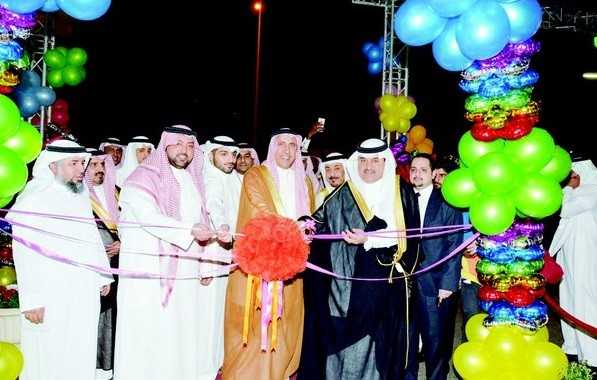 أمين منطقة الرياض يدشن مركز الحكير ترفيه ورياضة بالربوة في حلته الجديدة