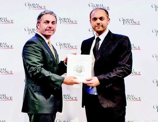 البنك الأهلي يعزز ريادته محلياً وإقليمياً ويحصد جائزتي أفضل مصرفية إلكترونية