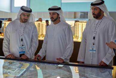الشيخ حمدان بن راشد يزور جناح “الدار العقارية” في “سيتي سكيب2017” ويطلع على مشروع “وترز أج” السكني