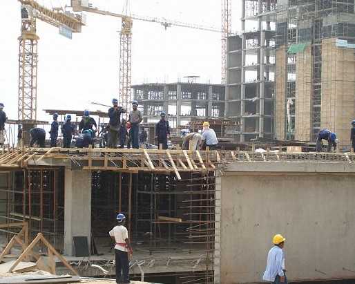 الشؤون البلدية والقروية توجه بالالتزام بإسناد الأعمال الهندسية الاستشارية للشركات المرخصة بقطاع المقاولات