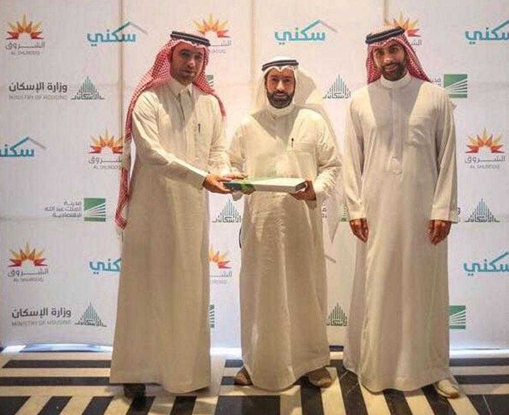 الحقيل يسلم 200 وحدة سكنية لمستفيدي برنامج “سكني” من مدينة الملك عبدالله الاقتصادية