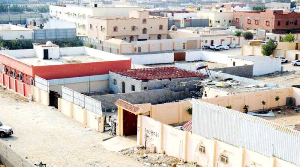 تبتعد 40 كيلو متر من الكتلة العمرانية .. تحديد 6 ضوابط لإنشاء مساكن العمال خارج العمران