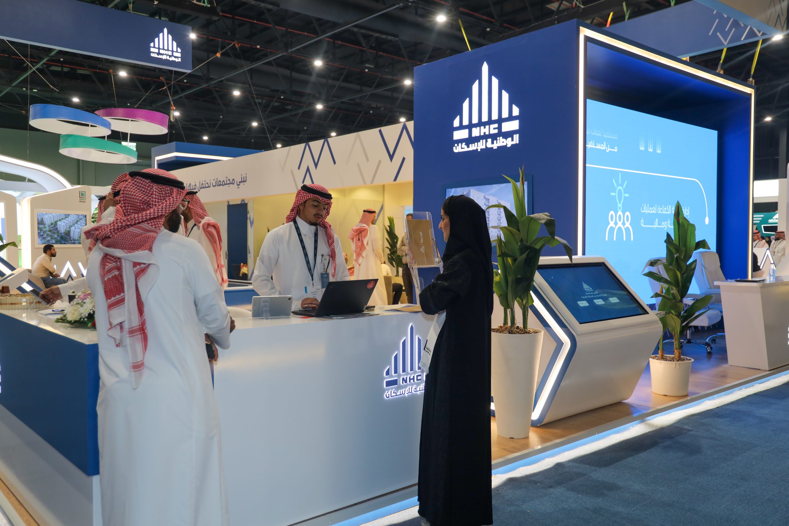 “الوطنية للإسكان” تستقبل زوارها في أول أيام معرض ريستاتكس الشرقية العقاري