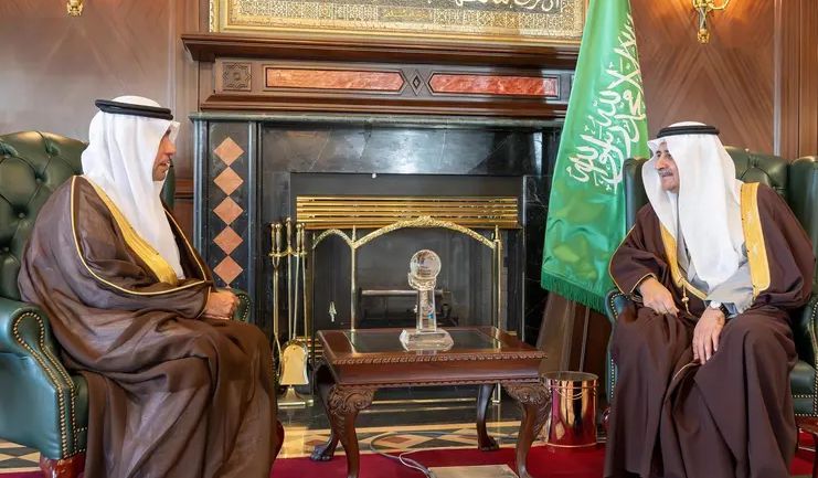 أمير تبوك يستقبل الحقيل ويستعرضان مشروعات الإسكان بالمنطقة