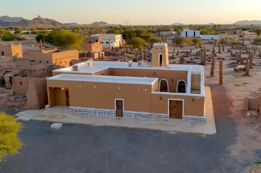 بالصور..  رحلة ترميم مسجد العباسة بجازان تحافظ على إرث 180 عامًا