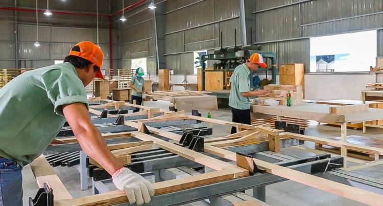 «أثاث الجيل الجديد».. كيف تغيّر ذوق الشباب وأعاد تشكيل صناعة التصميم؟