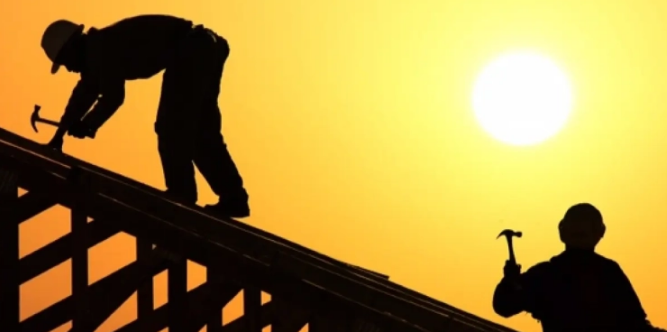 اليوم.. بدء تطبيق قرار حظر العمل تحت أشعة الشمس