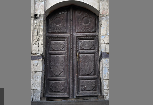 الأبواب الخشبية في جدة التاريخية.. شواهد صامتة على عبق الماضي