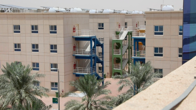 برنامج تطوير السكن الجماعي للأفراد يدعو المنشآت التي تضم 20 عاملًا وأكثر لإصدار الرخص عبر منصة “بلدي”