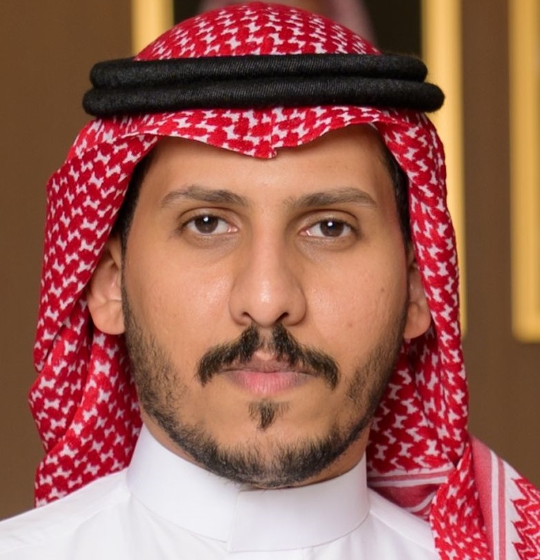 سلمان الحارثي: شموس الفخر في سماء المجد